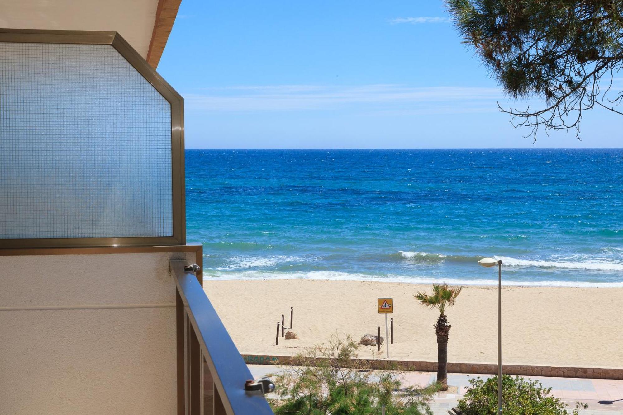 Uhc Txingudi Apartments Cambrils Exteriör bild
