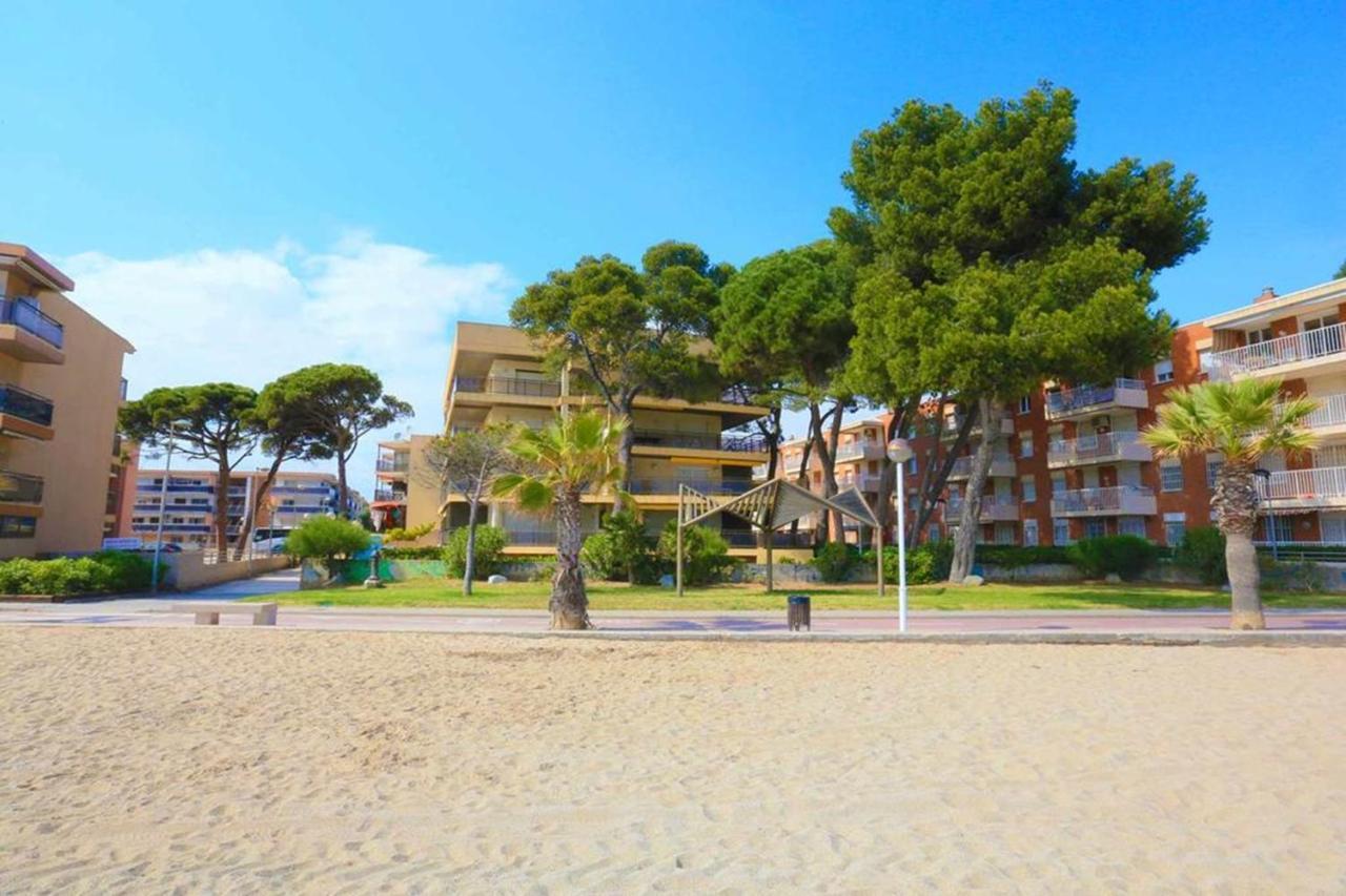 Uhc Txingudi Apartments Cambrils Exteriör bild