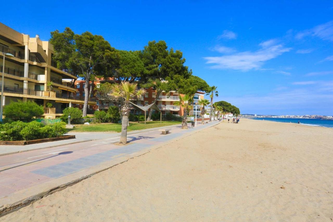 Uhc Txingudi Apartments Cambrils Exteriör bild